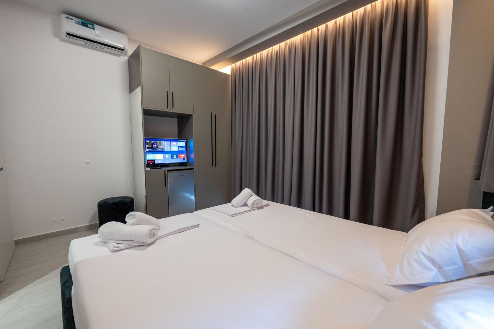 Euphoria Apartments Sarandë エクステリア 写真