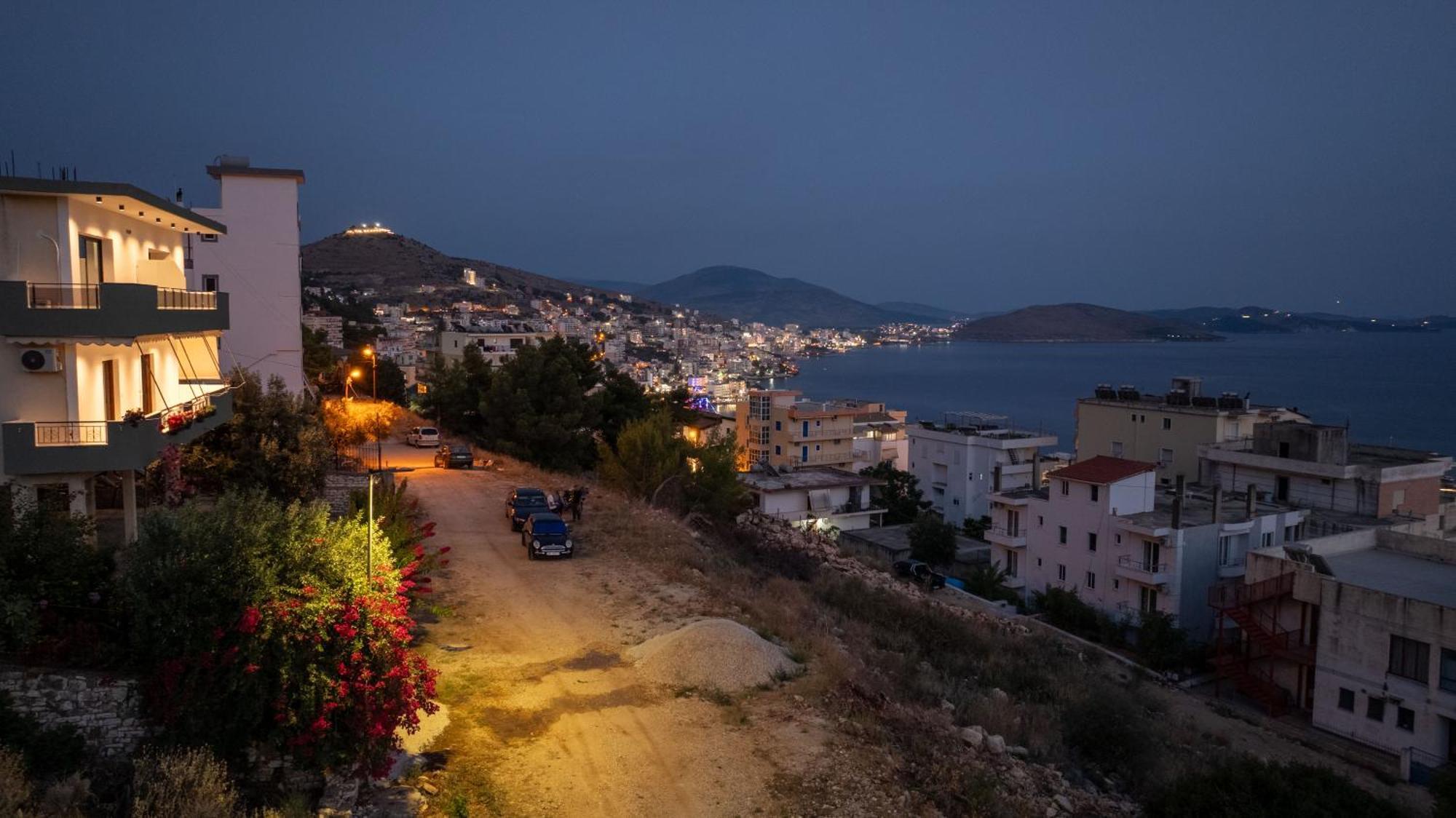 Euphoria Apartments Sarandë エクステリア 写真