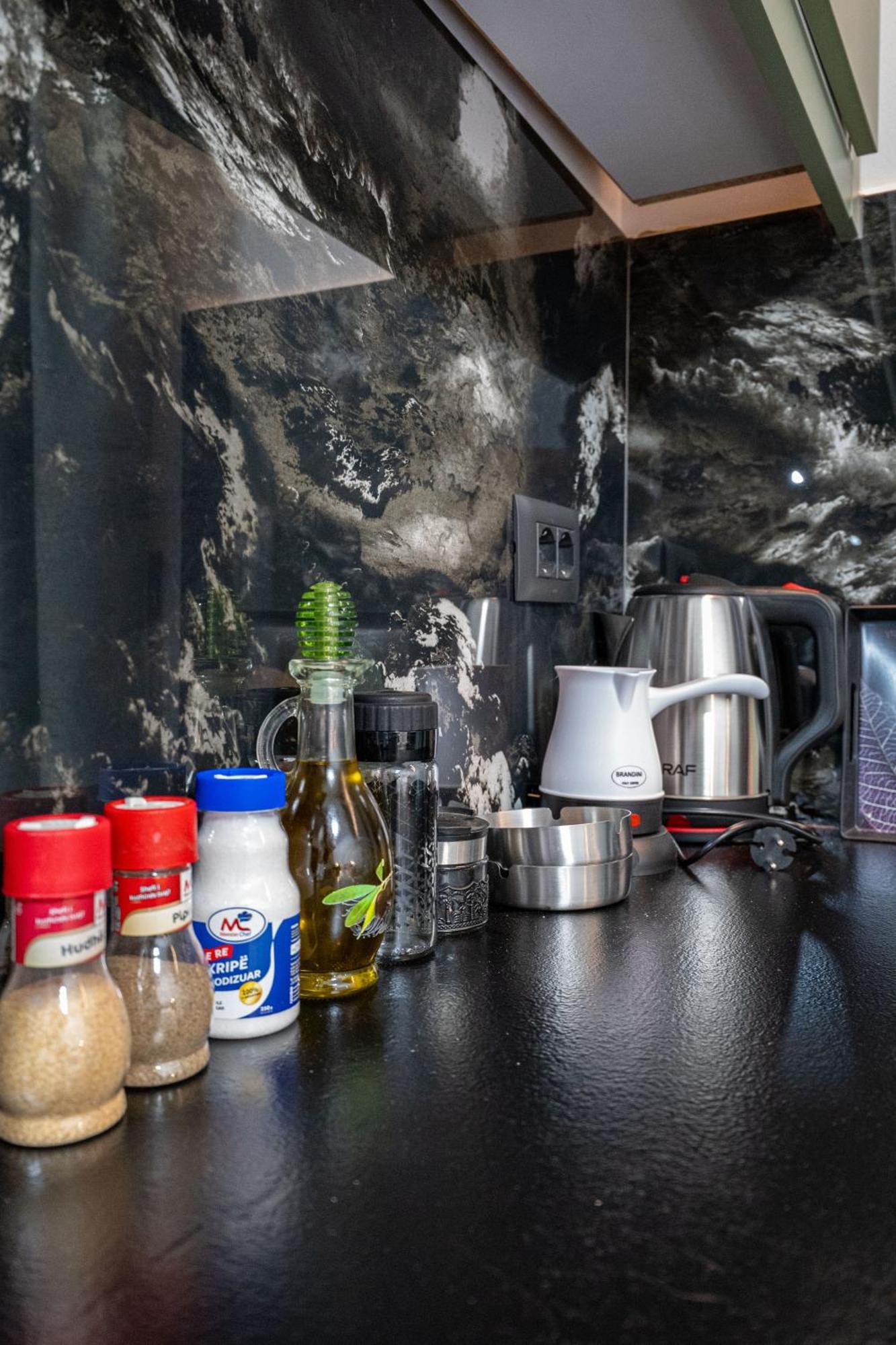 Euphoria Apartments Sarandë エクステリア 写真