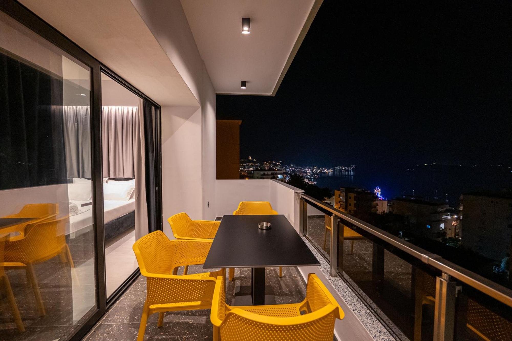 Euphoria Apartments Sarandë エクステリア 写真