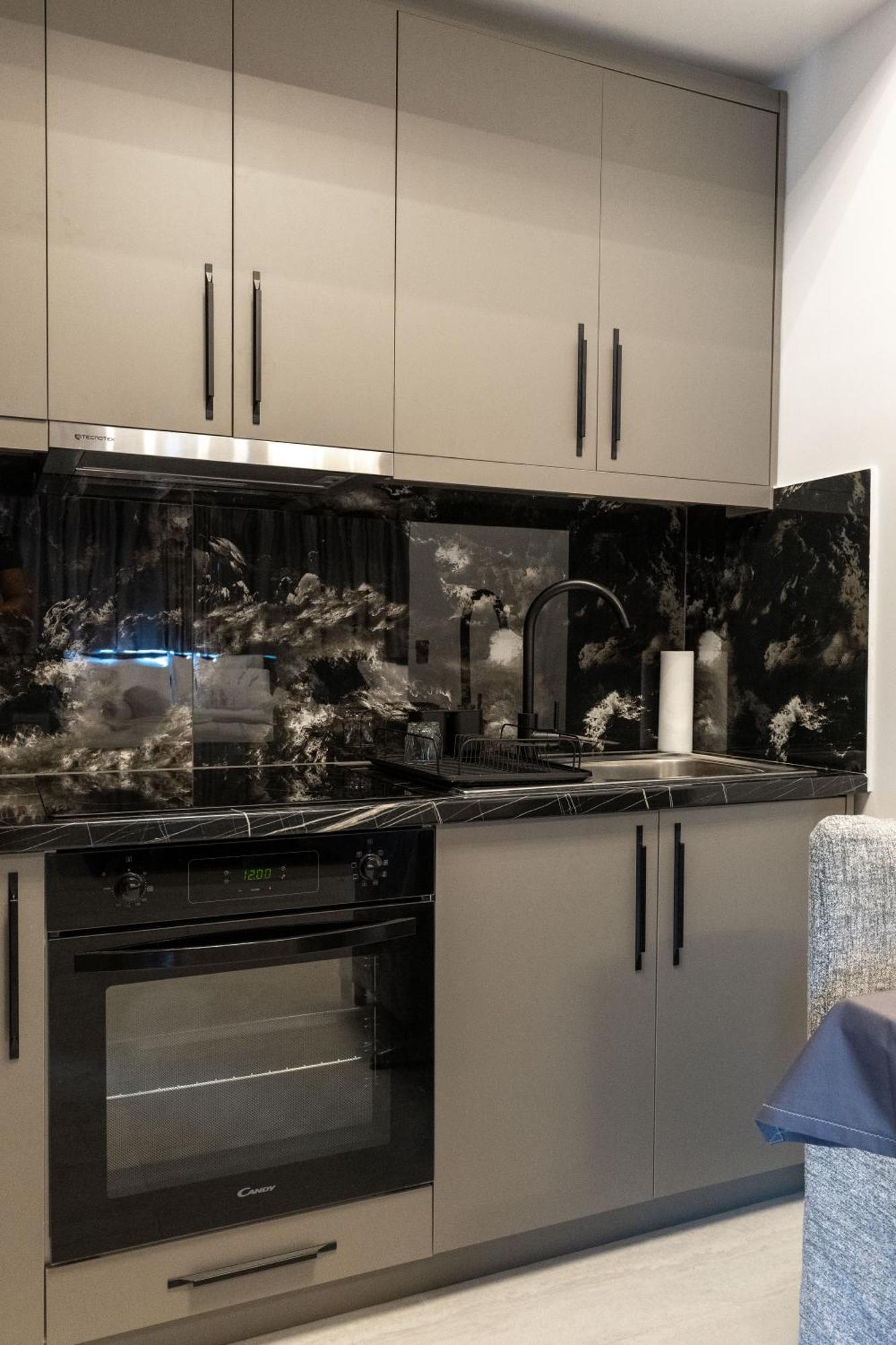 Euphoria Apartments Sarandë エクステリア 写真