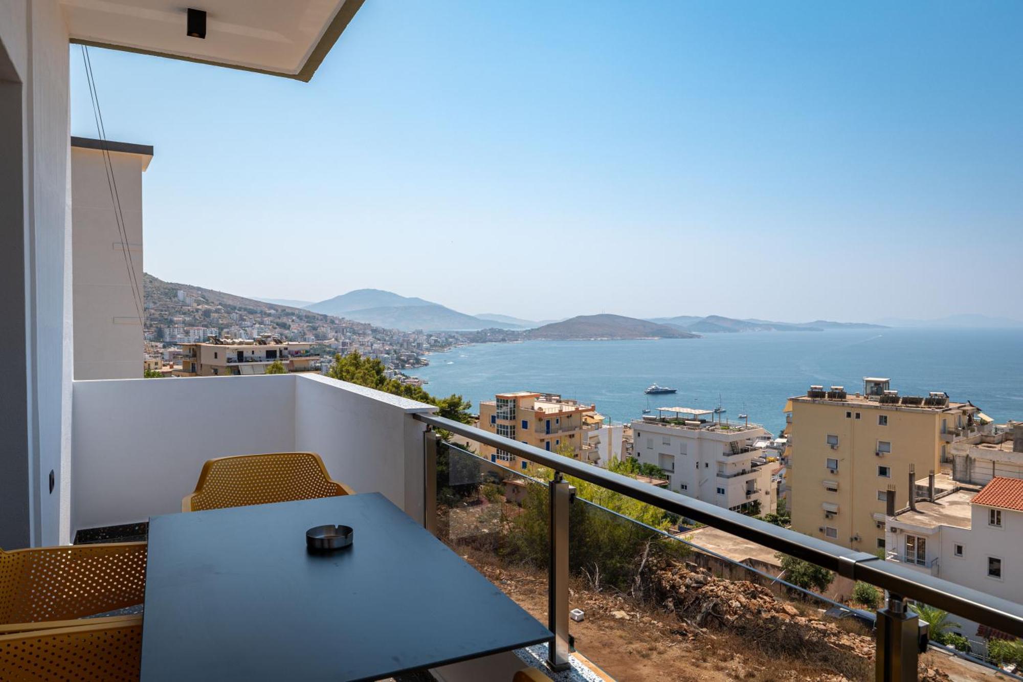 Euphoria Apartments Sarandë エクステリア 写真